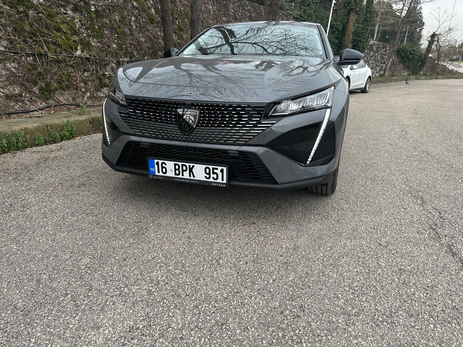 Peugeot 408
